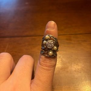 Silver ring with pearls and clear stone